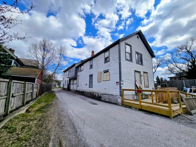 $300,000 | 135 Grove Street, Rutland, VT 05701