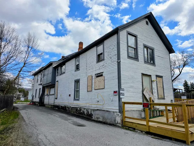 $300,000 | 135 Grove Street, Rutland, VT 05701