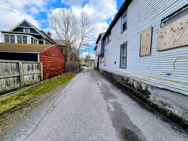 $300,000 | 135 Grove Street, Rutland, VT 05701