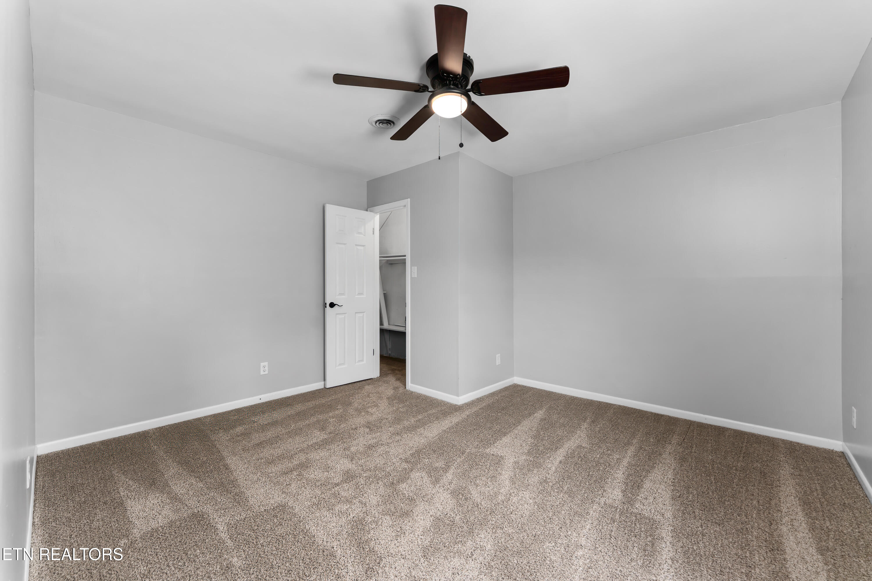 2702 Sood Road, Unit 3 Knoxville, TN 37921 - Photo 11 of 30 2702 Sood Rd #3 - Main Level Bedroom
