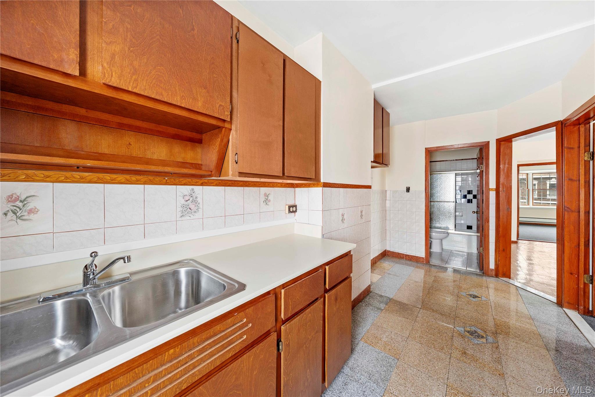 90-37 77th Street Queens, NY 11421 - Photo 11 of 34
