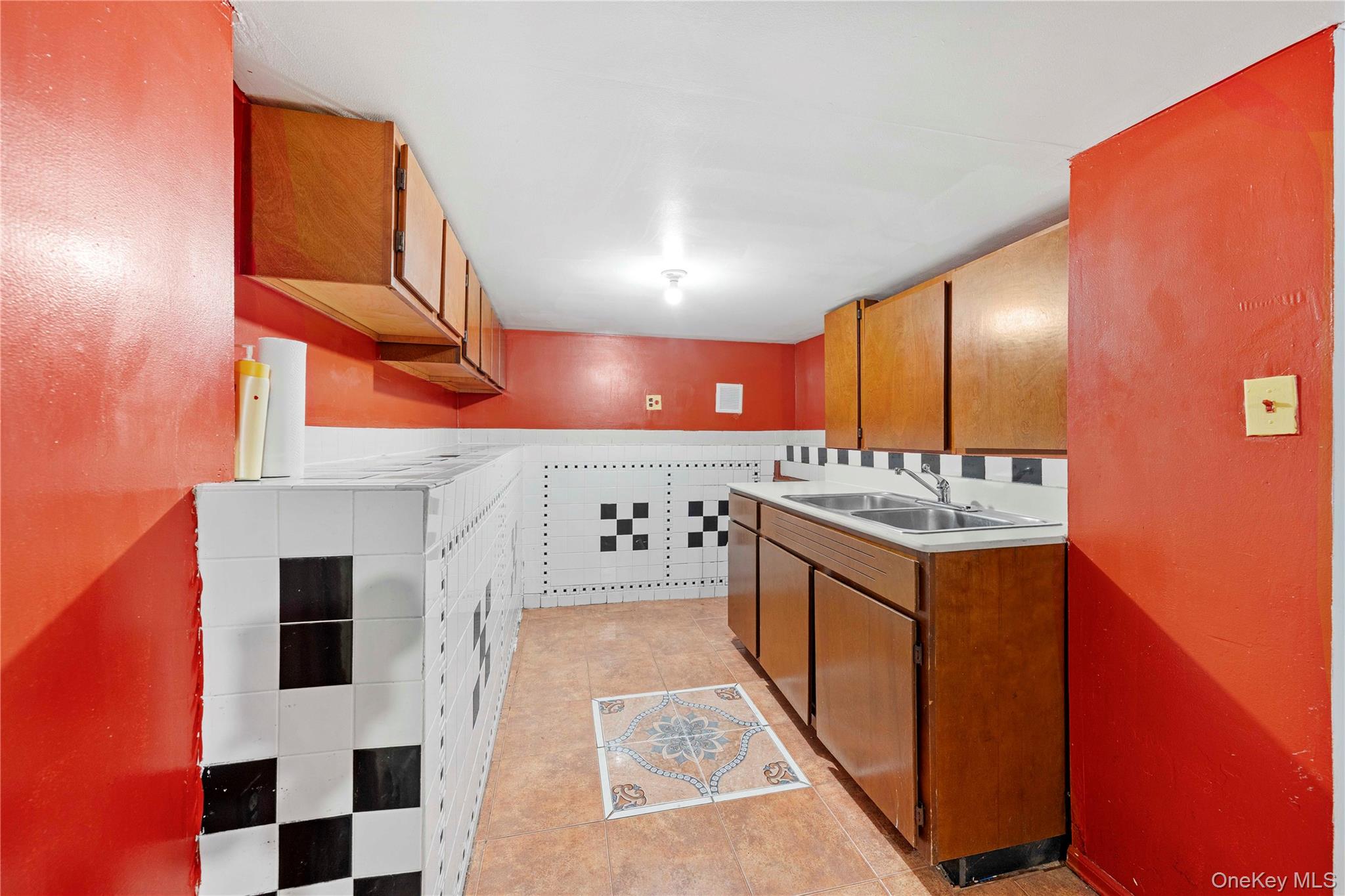 90-37 77th Street Queens, NY 11421 - Photo 25 of 34