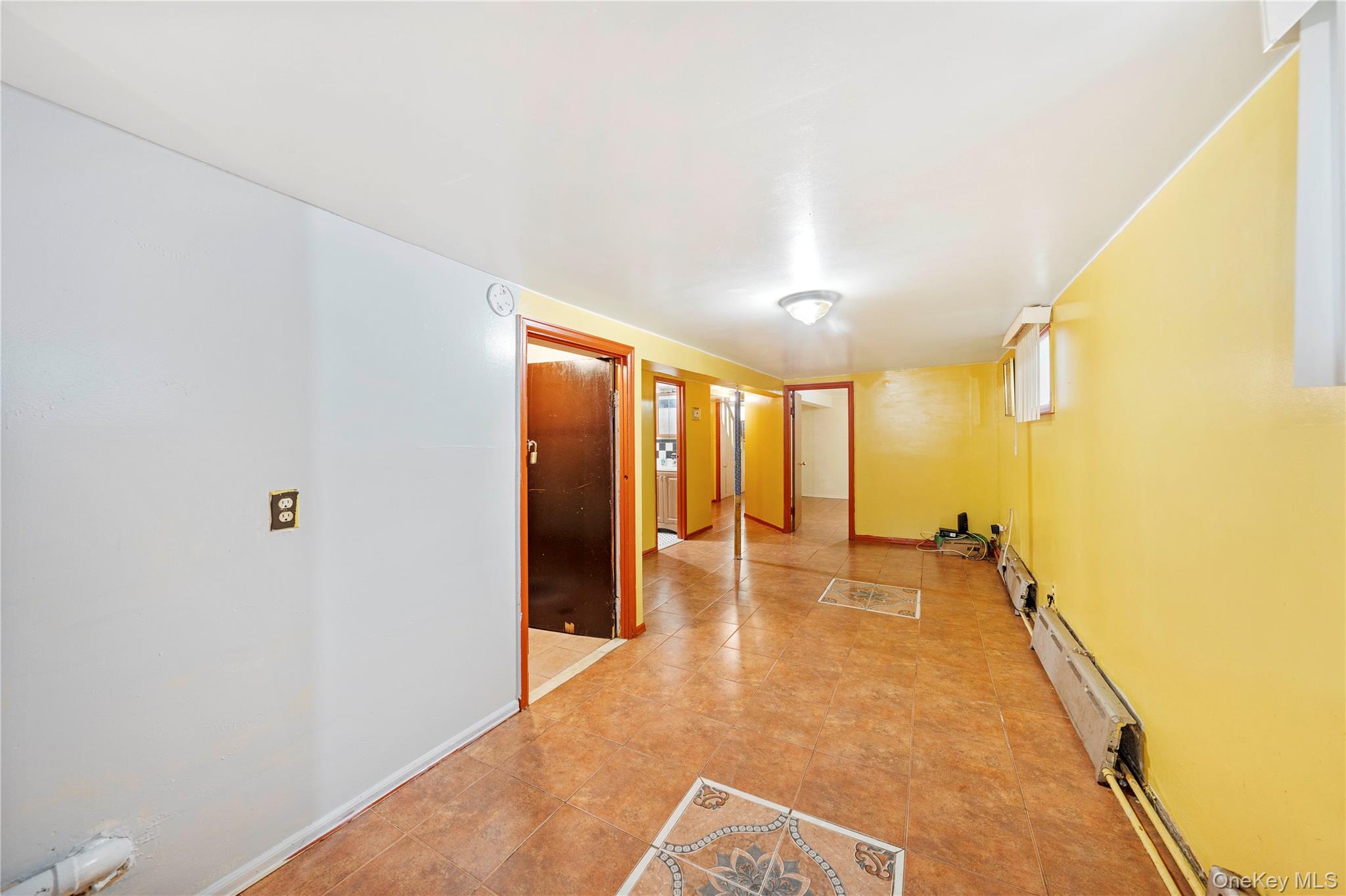 90-37 77th Street Queens, NY 11421 - Photo 26 of 34