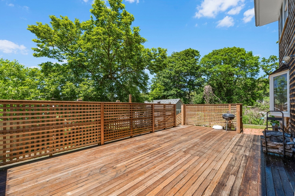 20 Quaker Road Falmouth, MA 02540 - Photo 6 of 38