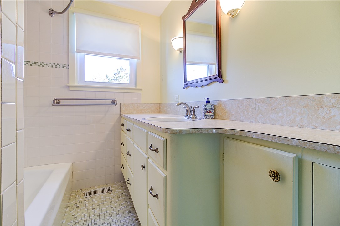 4060 Old Post Road Charlestown, RI 02813 - Photo 11 of 19