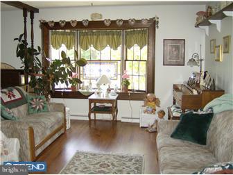 2 Woodhaven Road Gibbsboro, NJ 08026 - Photo 7 of 12 Living Room