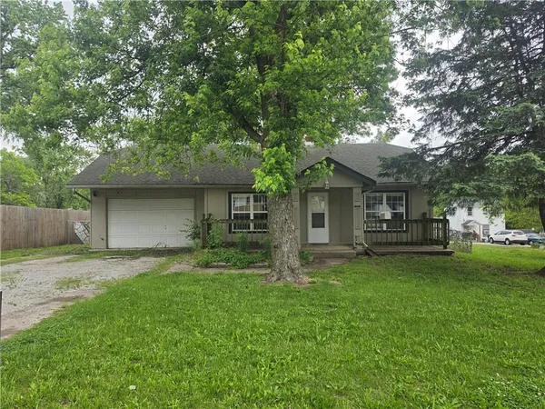 1409 Kings Highway, Independence, MO 64055