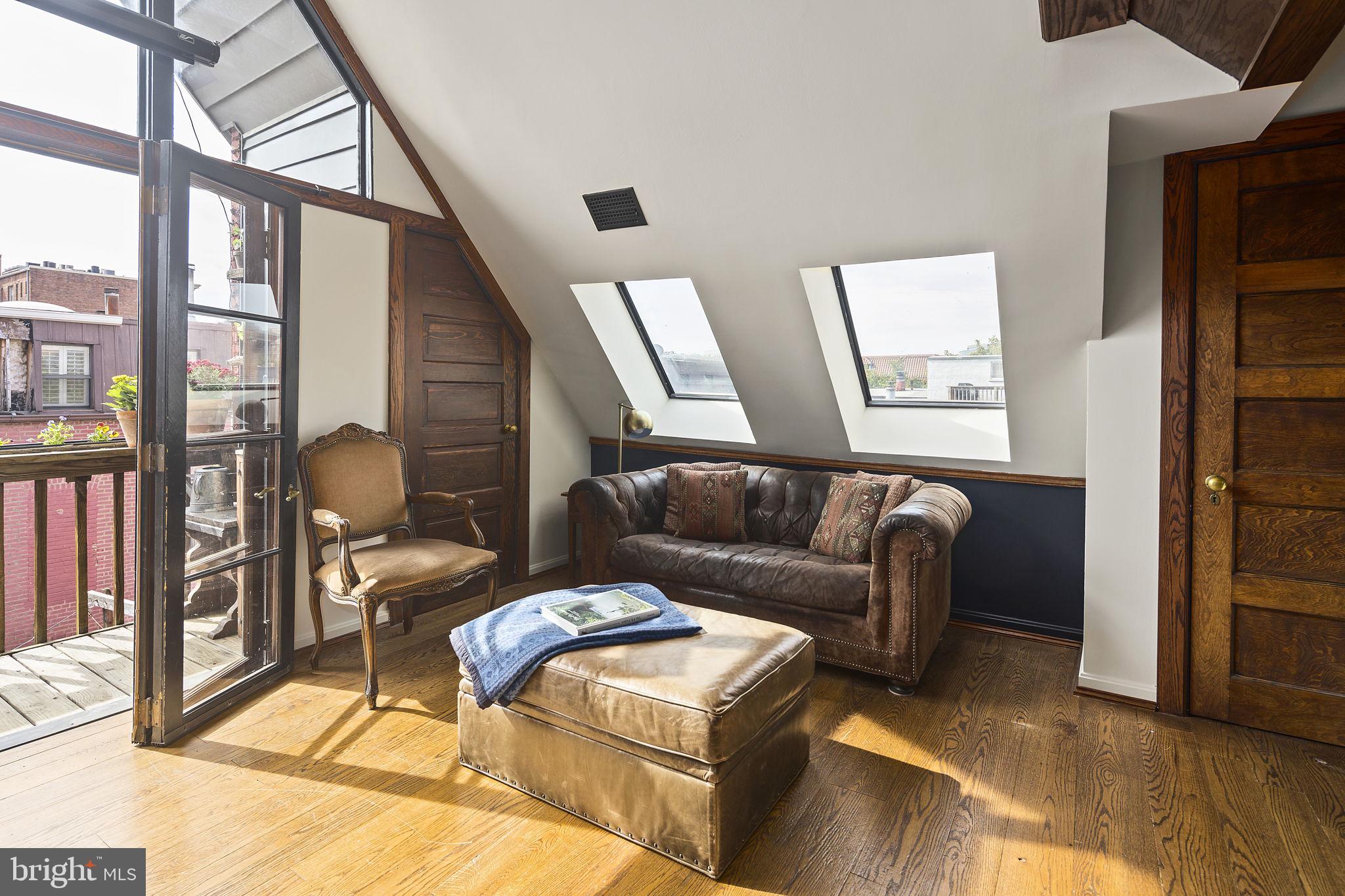 1624 U Street Northwest, Unit 400 Washington, DC 20009 - Photo 10 of 33 Multiple options for seating, working & dining