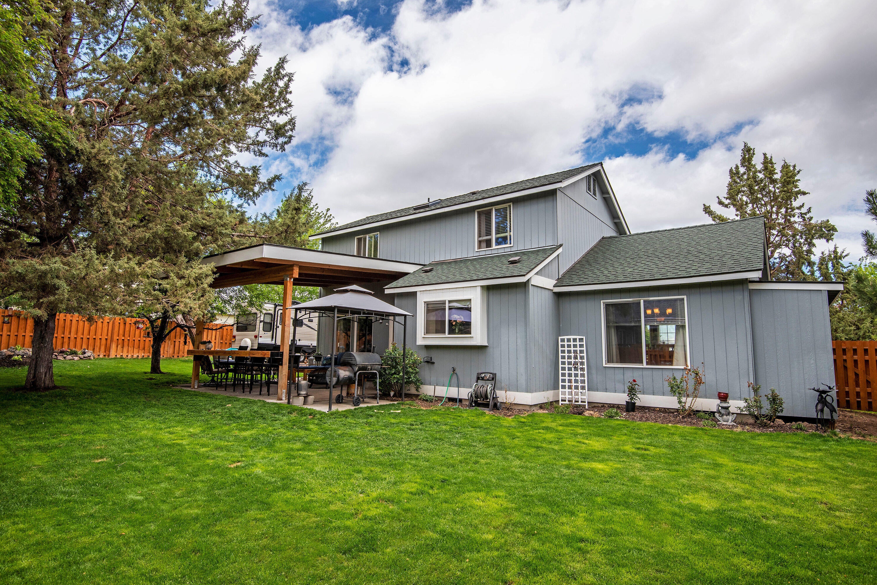 3752 Southwest Volcano Place Redmond, OR 97756 - Photo 15 of 29 16