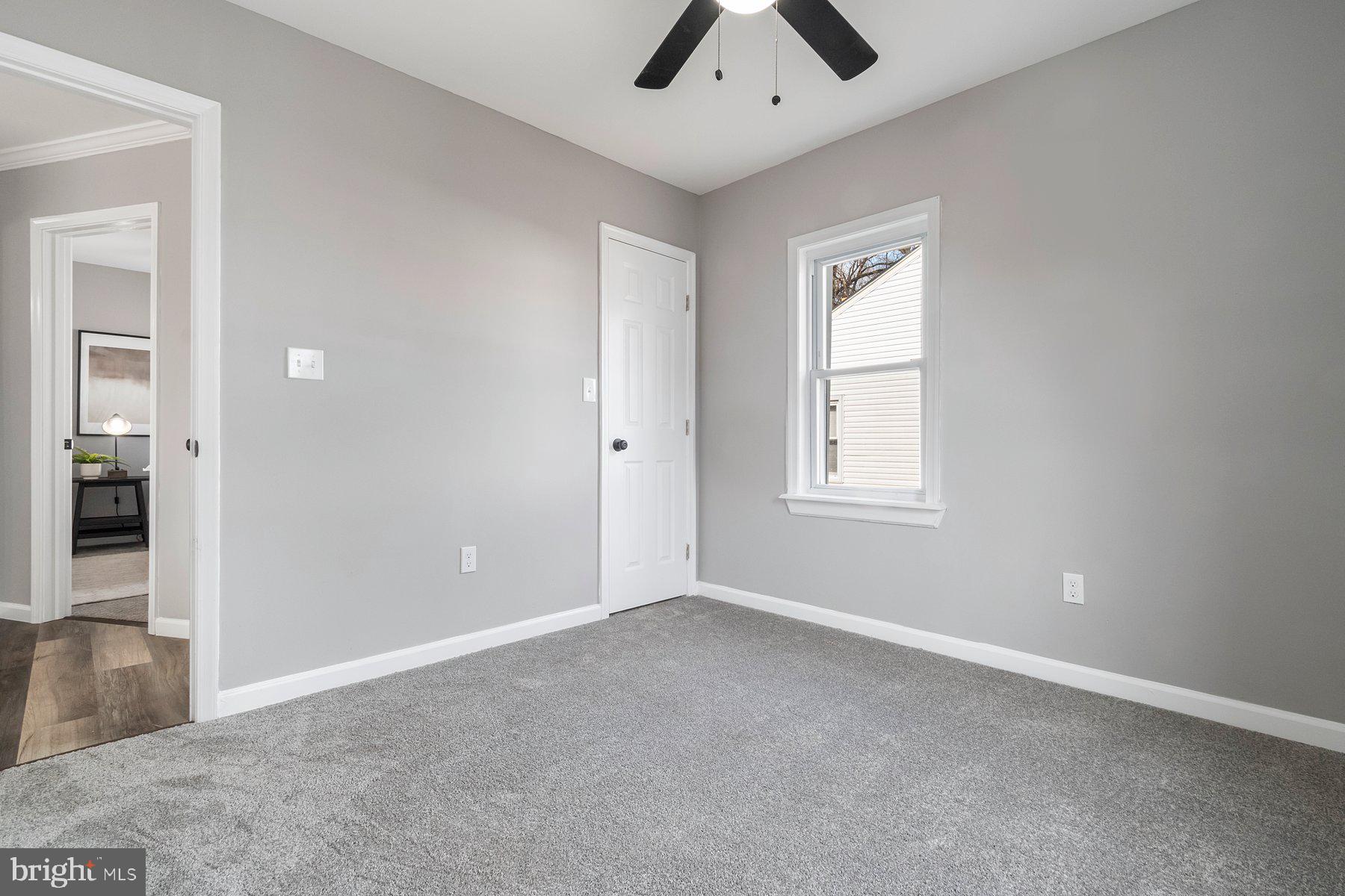 4 North Point Terrace Baltimore, MD 21222 - Photo 14 of 32 an empty room with fan and windows