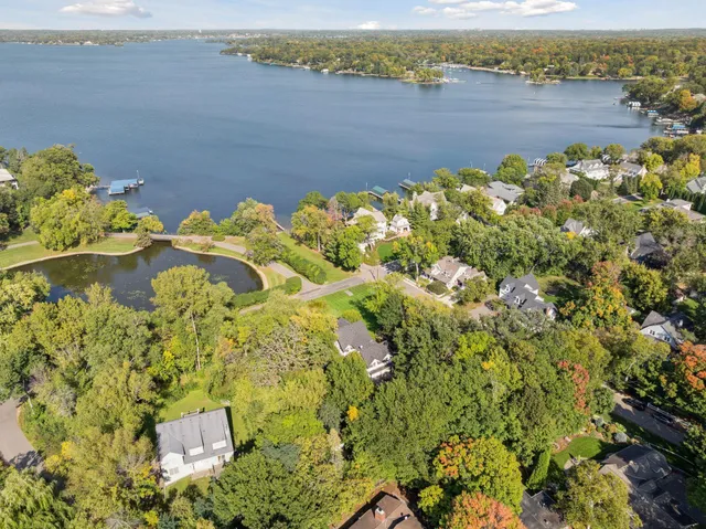 $2,395,000 | 20355 Lakeview Avenue, Deephaven, MN 55331