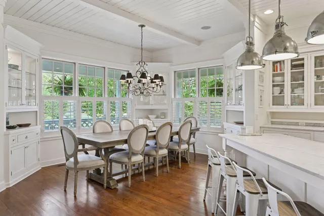 $2,395,000 | 20355 Lakeview Avenue, Deephaven, MN 55331