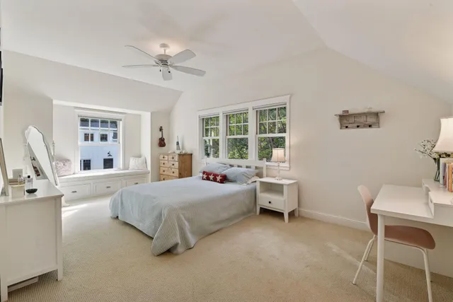 $2,395,000 | 20355 Lakeview Avenue, Deephaven, MN 55331