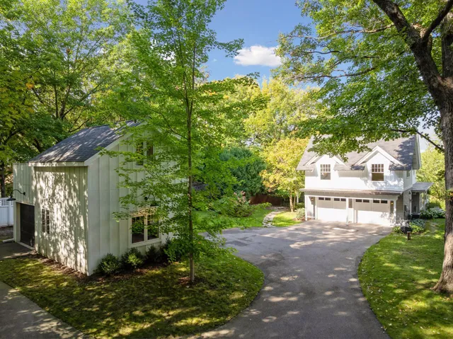 $2,395,000 | 20355 Lakeview Avenue, Deephaven, MN 55331