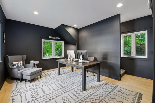 $2,395,000 | 20355 Lakeview Avenue, Deephaven, MN 55331