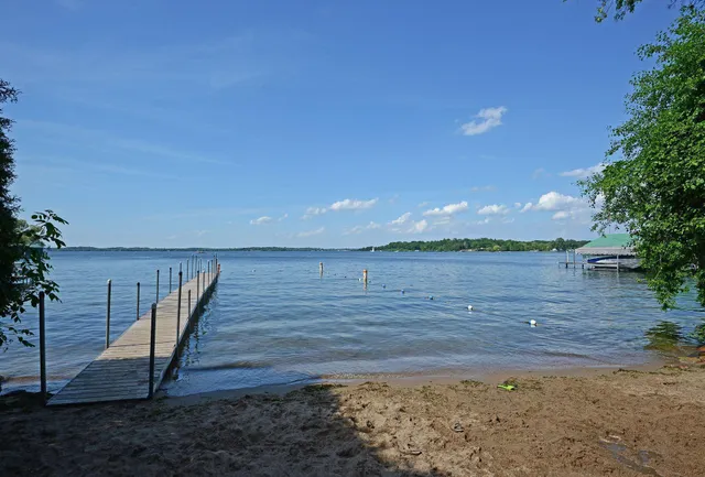 $2,395,000 | 20355 Lakeview Avenue, Deephaven, MN 55331