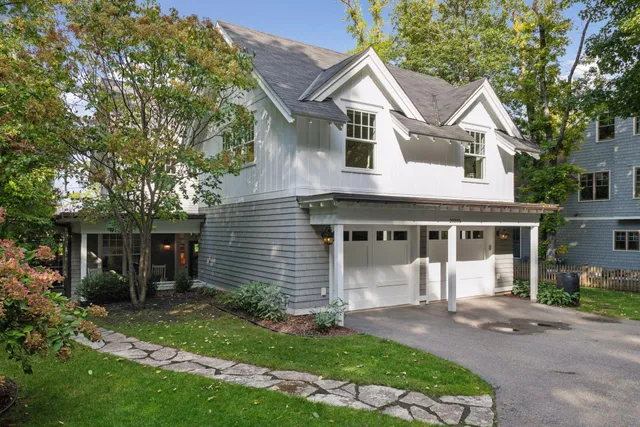 $2,395,000 | 20355 Lakeview Avenue, Deephaven, MN 55331