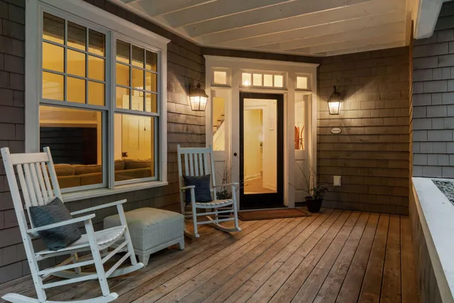 $2,395,000 | 20355 Lakeview Avenue, Deephaven, MN 55331