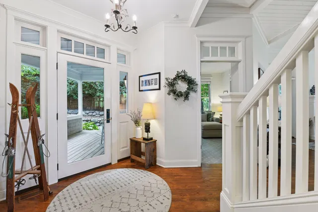 $2,395,000 | 20355 Lakeview Avenue, Deephaven, MN 55331