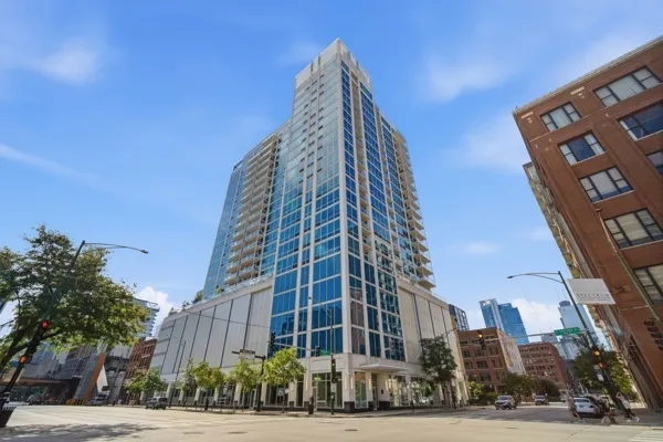 $4,500 | 757 North Orleans Street, Unit 1012, Chicago, IL 60654