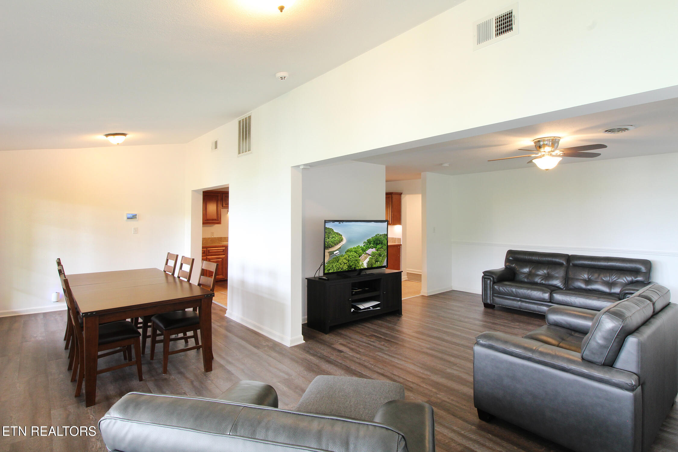 233 Sequoyah Trail Rutledge, TN 37861 - Photo 6 of 37 IMG_9568