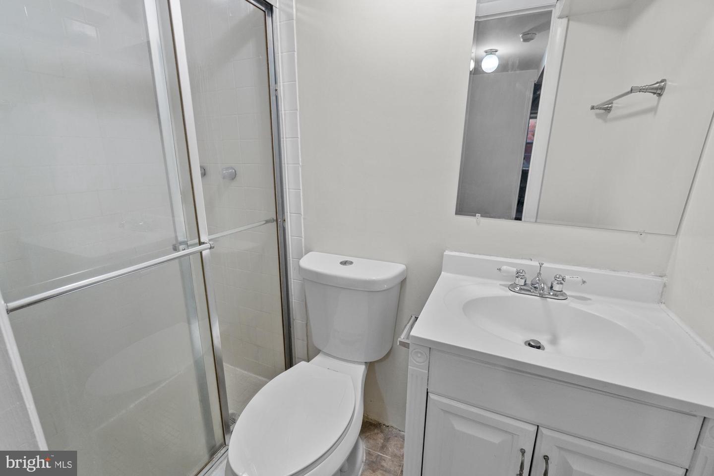 12814 Epping Terrace, Unit 2B Silver Spring, MD 20906 - Photo 25 of 28 Basement bathroom