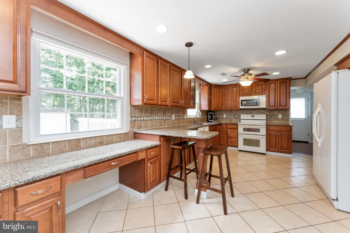 4533 Cub Run Road Chantilly, VA 20151 - Photo 14 of 41 Kitchen from Living Room