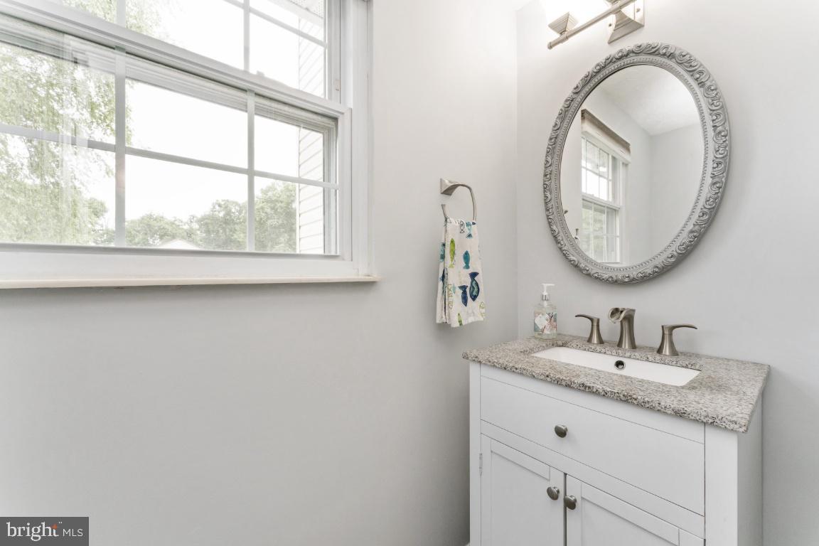 4533 Cub Run Road Chantilly, VA 20151 - Photo 20 of 41 Main Level Half Bath