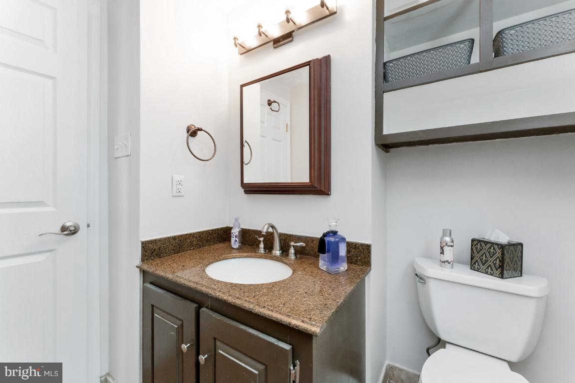 4533 Cub Run Road Chantilly, VA 20151 - Photo 28 of 41 Main Bath