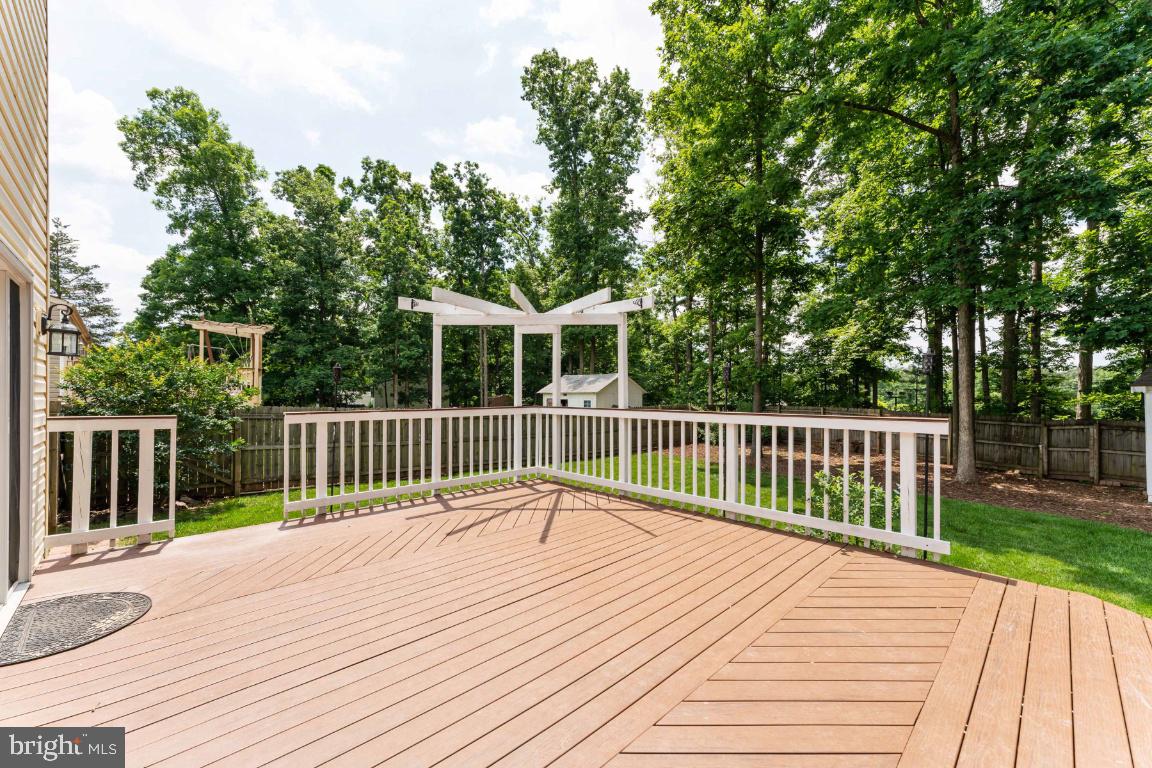 4533 Cub Run Road Chantilly, VA 20151 - Photo 35 of 41 Deck towards Tree Lined Backyard