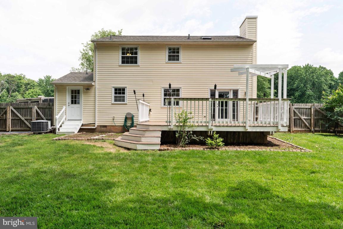 4533 Cub Run Road Chantilly, VA 20151 - Photo 36 of 41 Rear Deck and Flat Yard