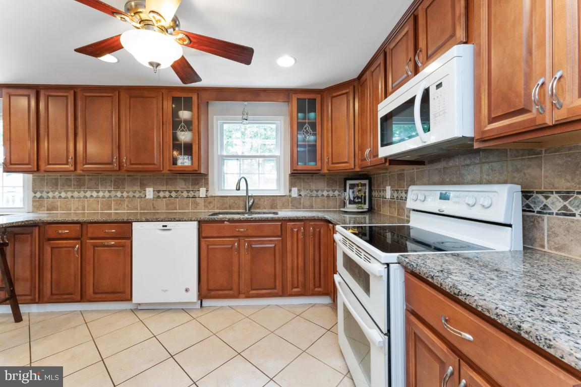 4533 Cub Run Road Chantilly, VA 20151 - Photo 10 of 41 Kitchen from Dining Room