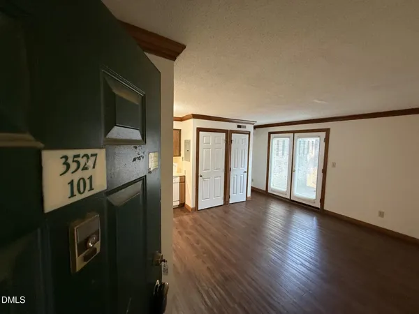 $1,045 | 3527 Ivy Commons Drive, Unit 101, Raleigh, NC 27606