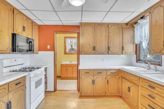 $74,500 | 322 East 1st Street, Newton, KS 67114