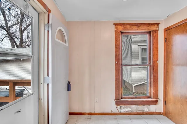 $74,500 | 322 East 1st Street, Newton, KS 67114