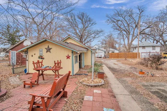 $74,500 | 322 East 1st Street, Newton, KS 67114