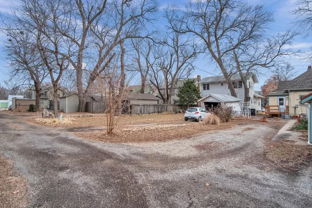 $74,500 | 322 East 1st Street, Newton, KS 67114