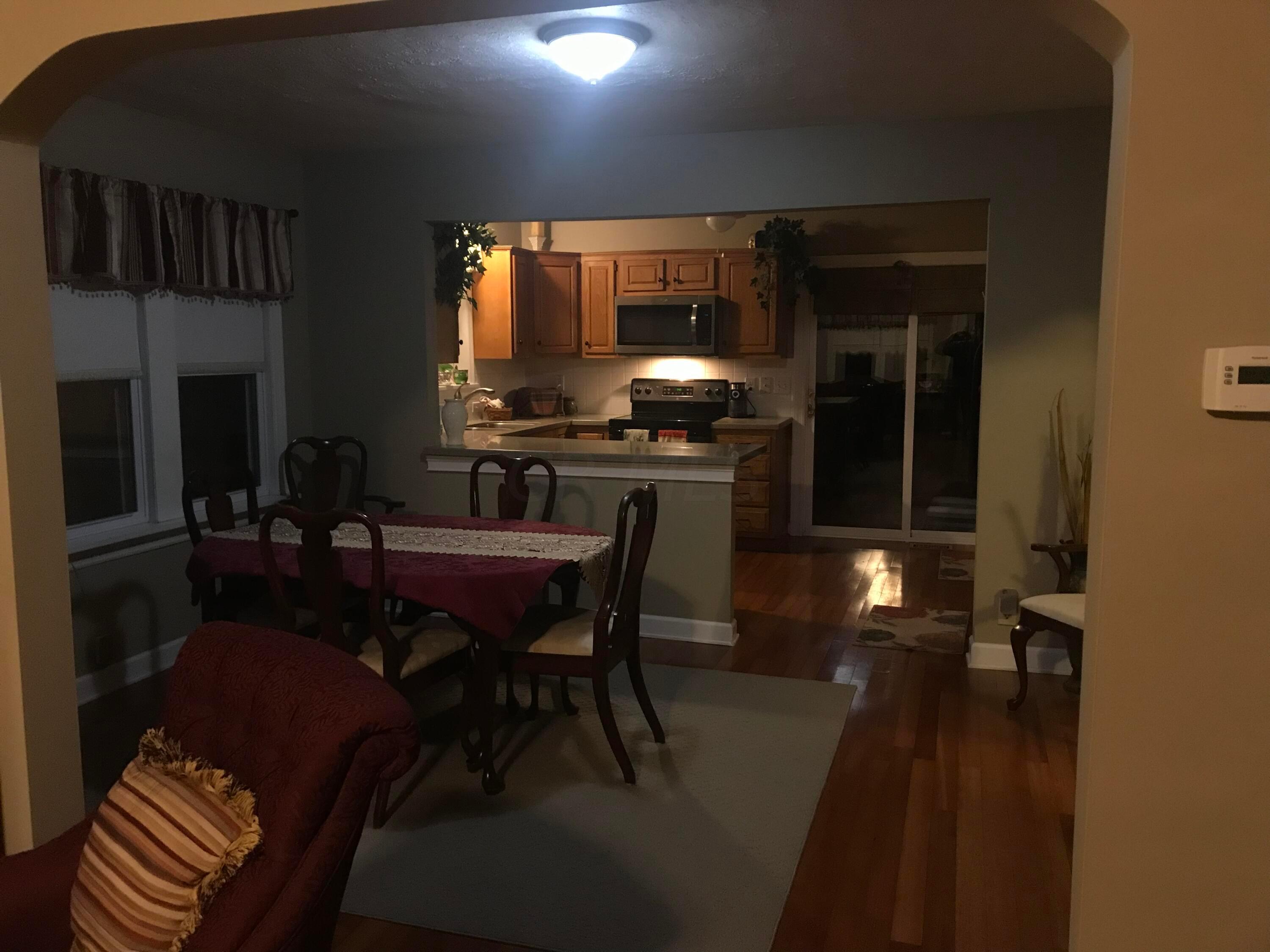318 Carpenter Road Columbus, OH 43230 - Photo 8 of 28 Dining room to Kitchen view