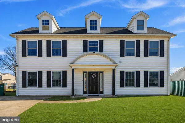 $525,000 | 32 Rustleaf Lane, Levittown, PA 19055