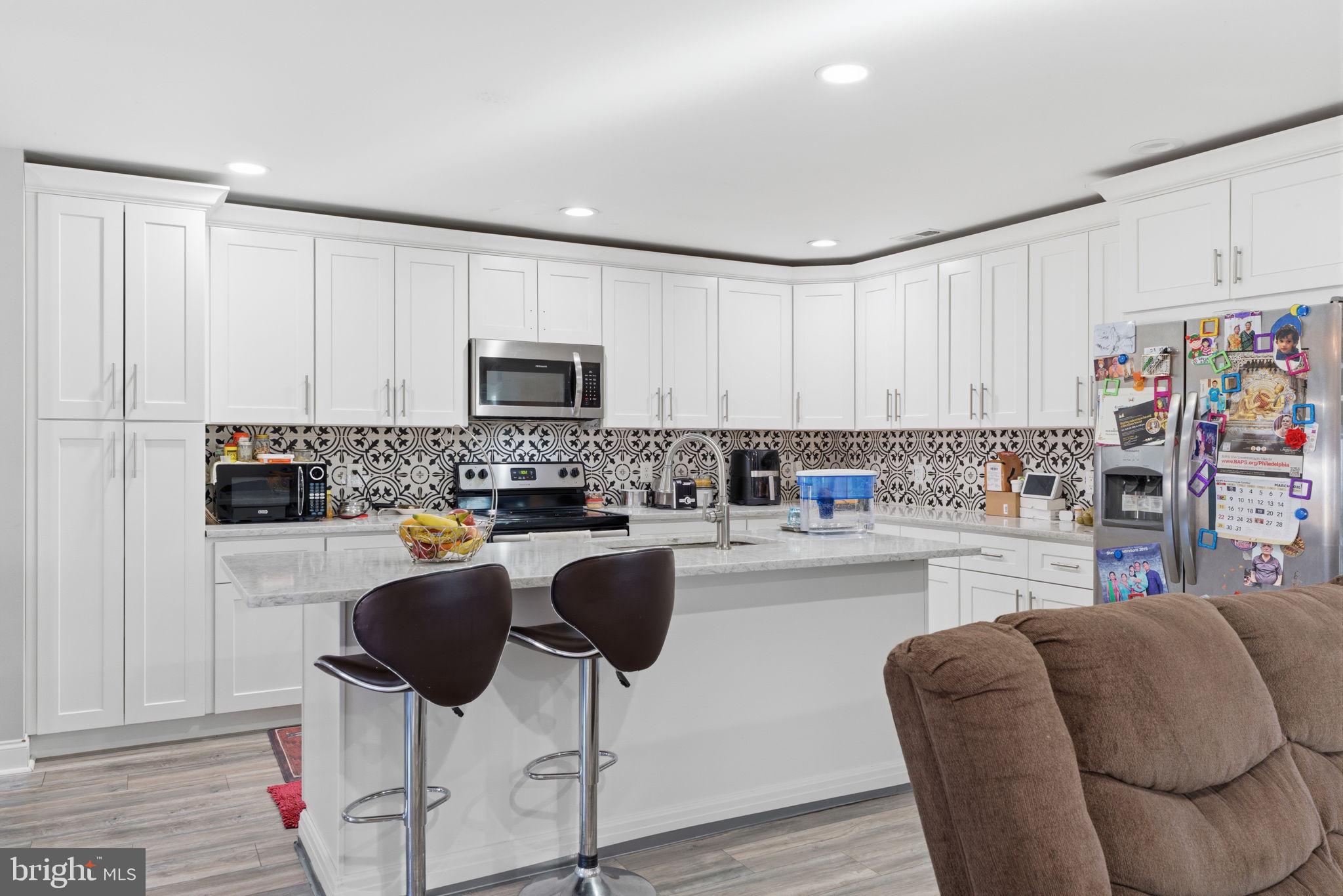 32 Rustleaf Lane Levittown, PA 19055 - Photo 2 of 19