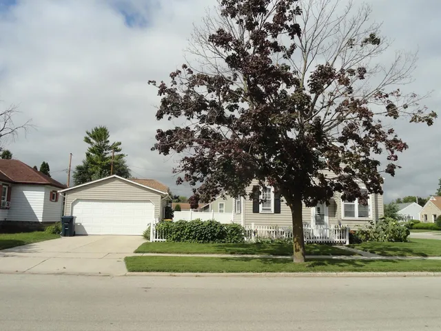 $195,400 | 398 East 11th Street, Fond du Lac, WI 54935