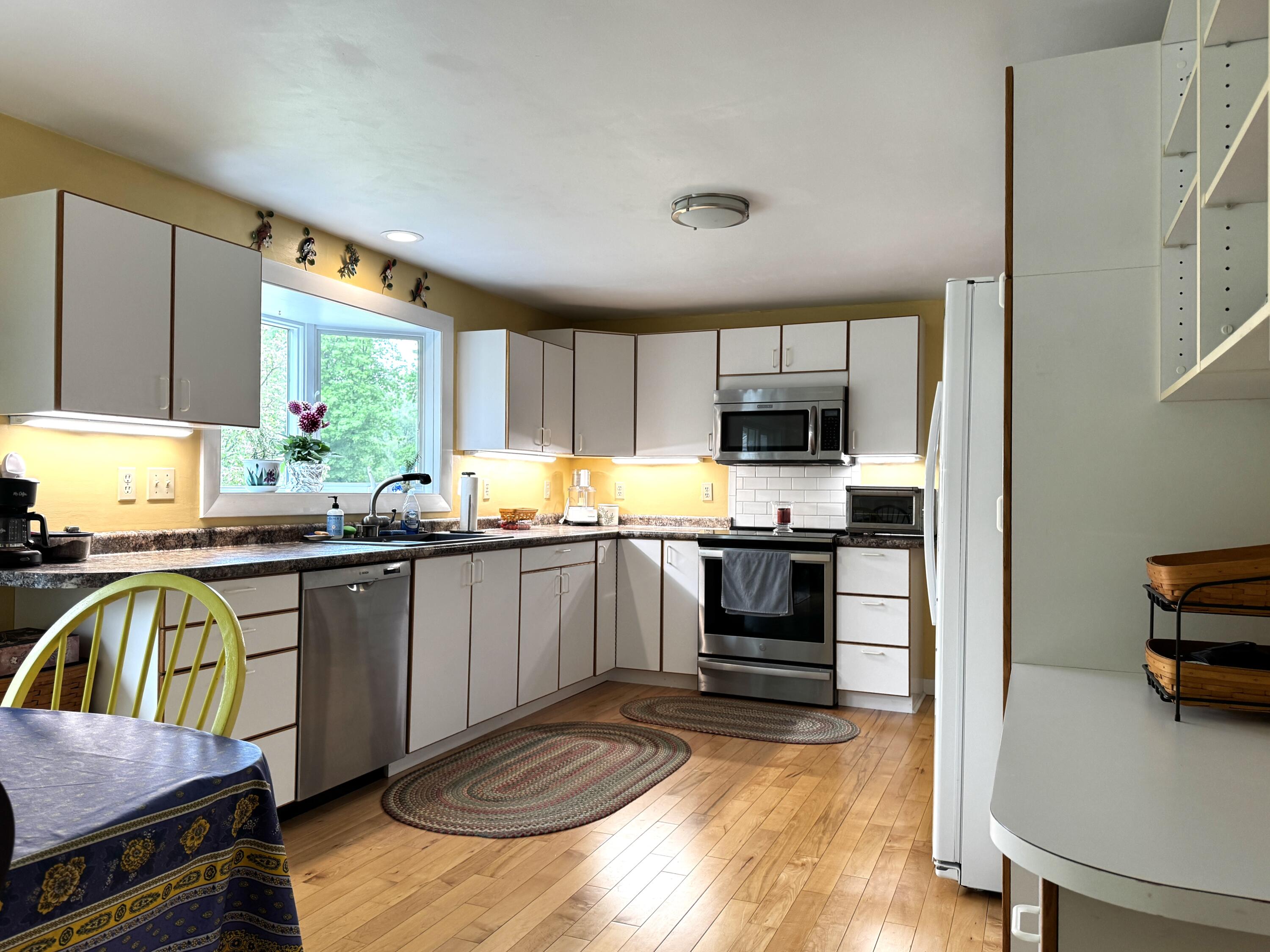 18 Rand Road Yarmouth, ME 04096 - Photo 19 of 58 Expansive kitchen