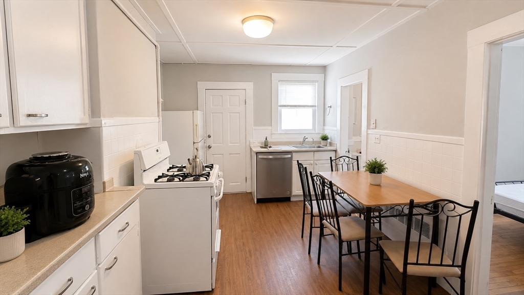 4 Sherman Street, Unit 2 Cambridge, MA 02138 - Photo 9 of 10