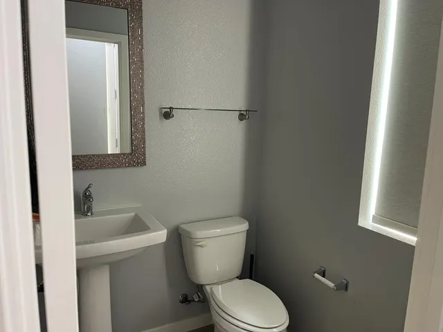 a close up view of a washer and dryer