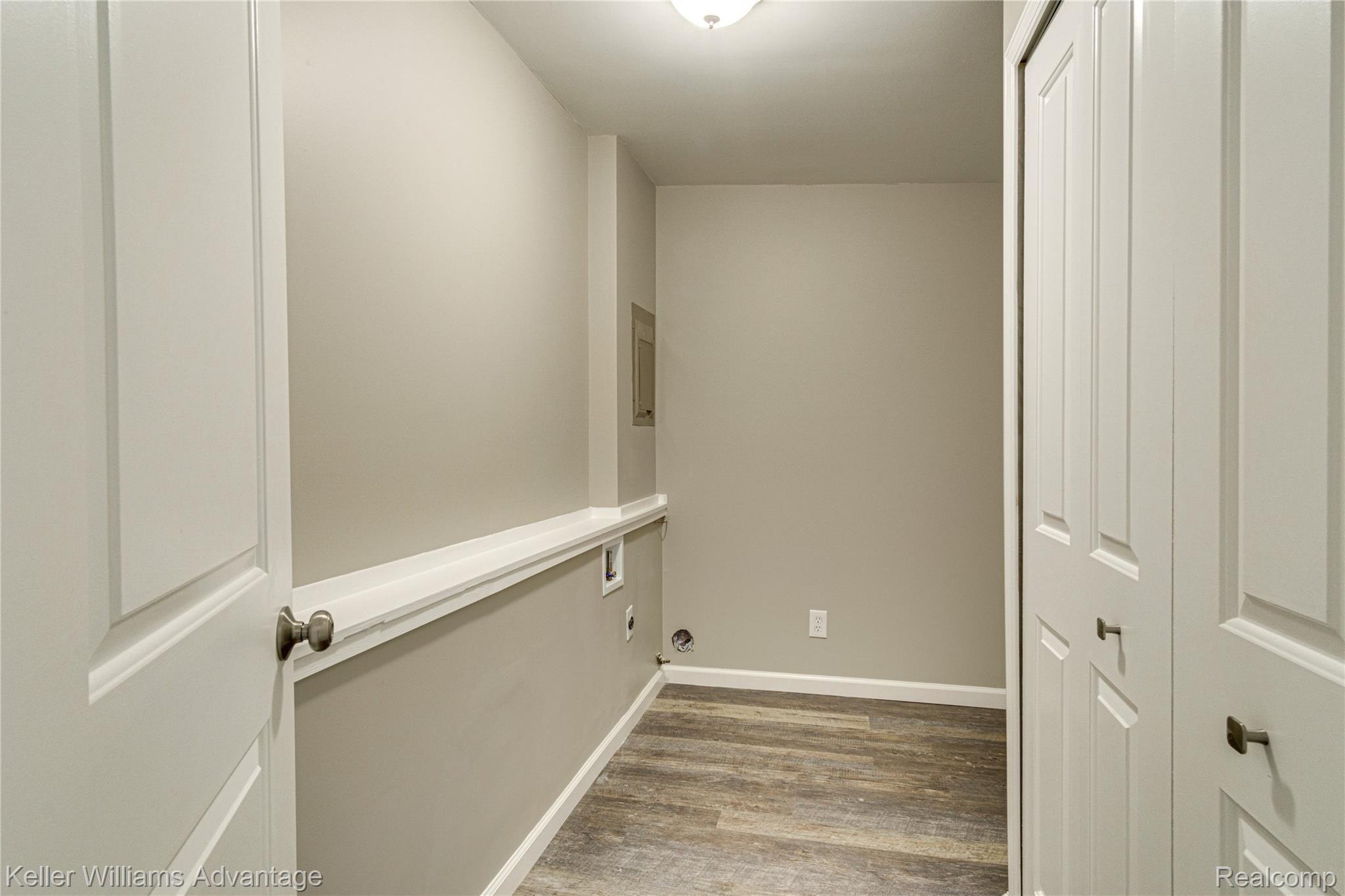 3565 Watkins Lake Road Waterford, MI 48328 - Photo 19 of 28 Laundry room 1.jpg