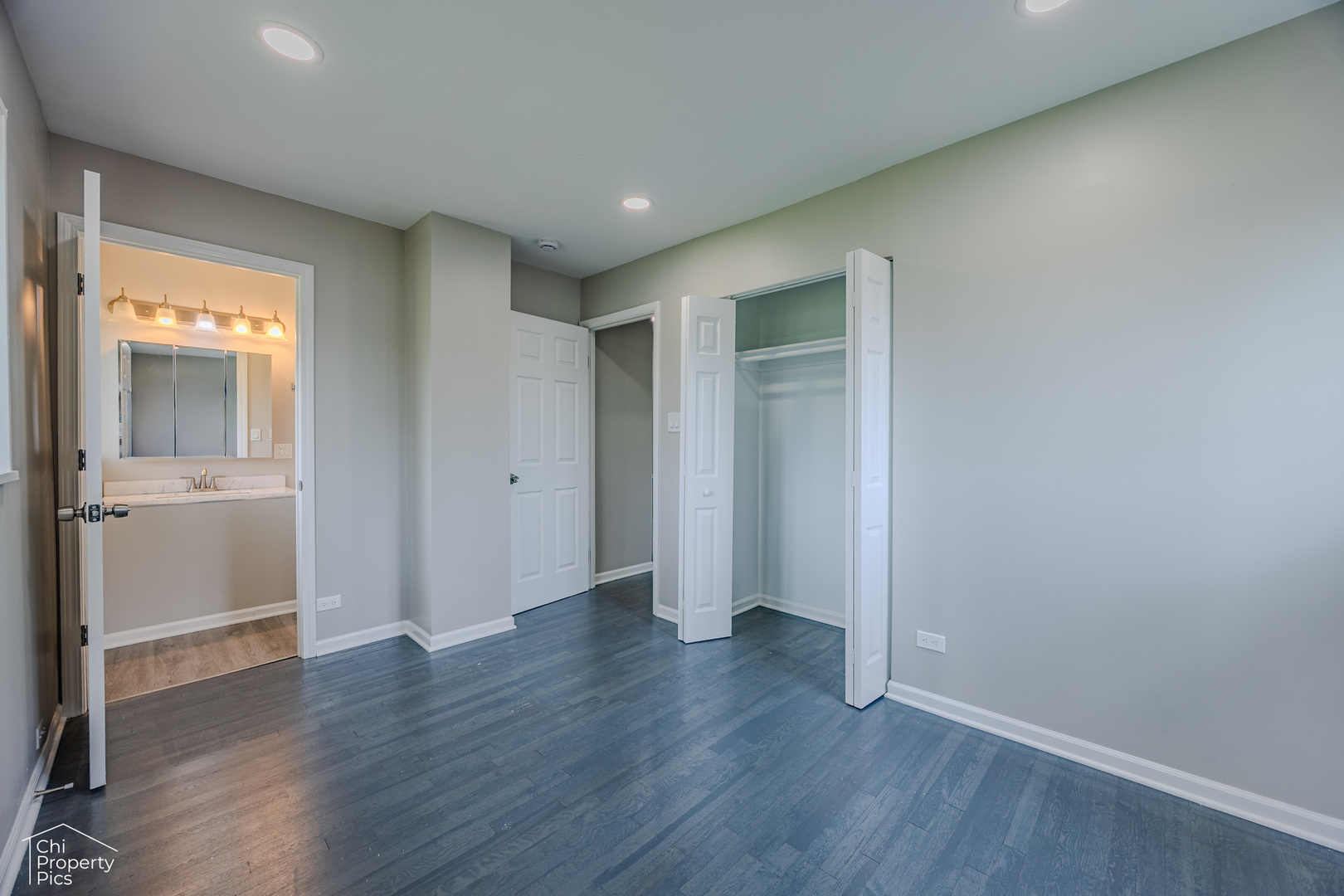 430 Bode Road Hoffman Estates, IL 60169 - Photo 13 of 24 Gallery Image 13
