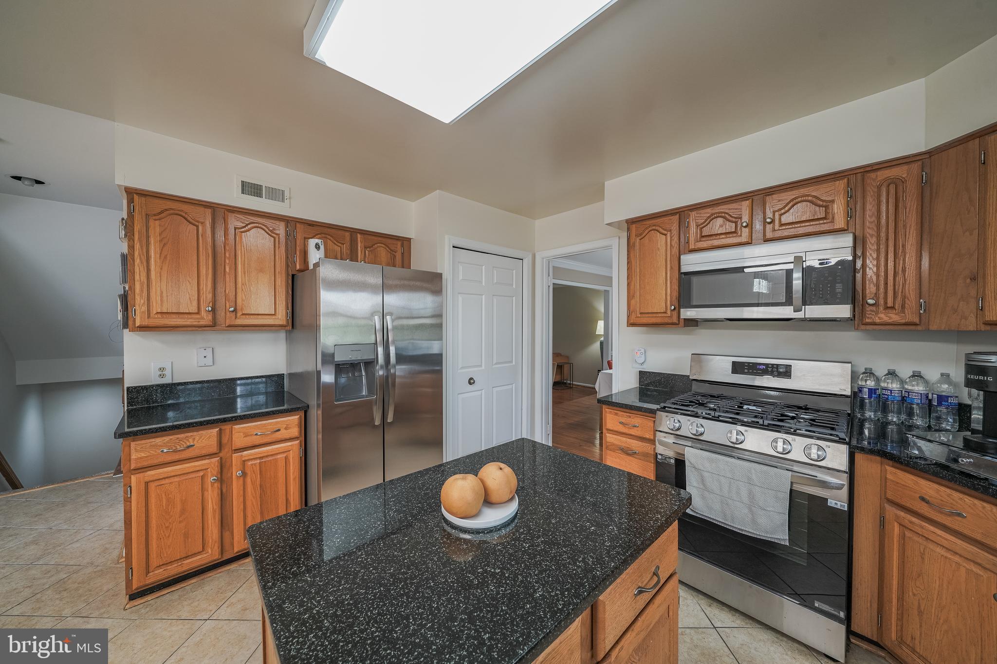 8213 Dry Ridge Road Montgomery Village, MD 20886 - Photo 18 of 57 kitchen