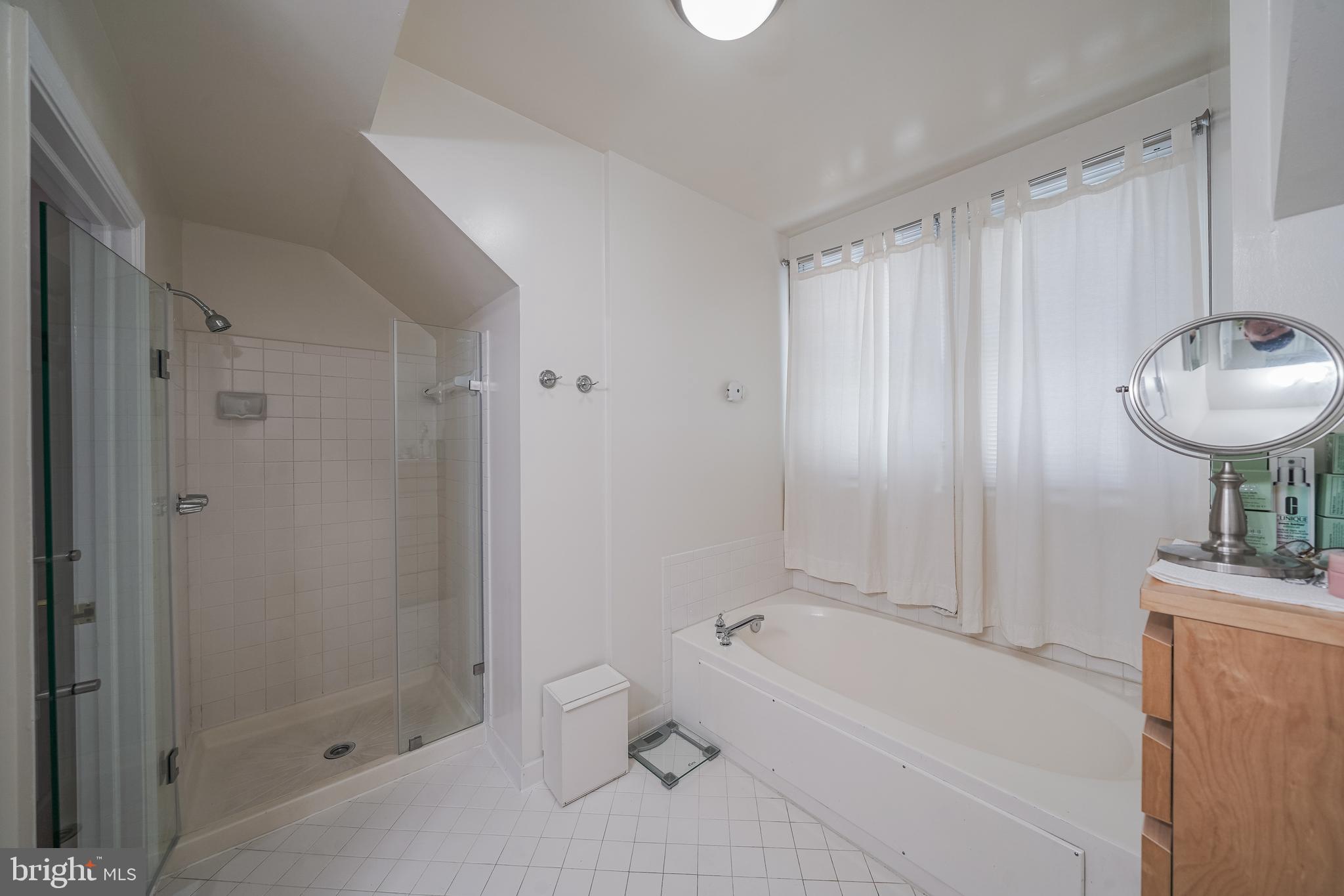 8213 Dry Ridge Road Montgomery Village, MD 20886 - Photo 34 of 57 primary suite bathroom
