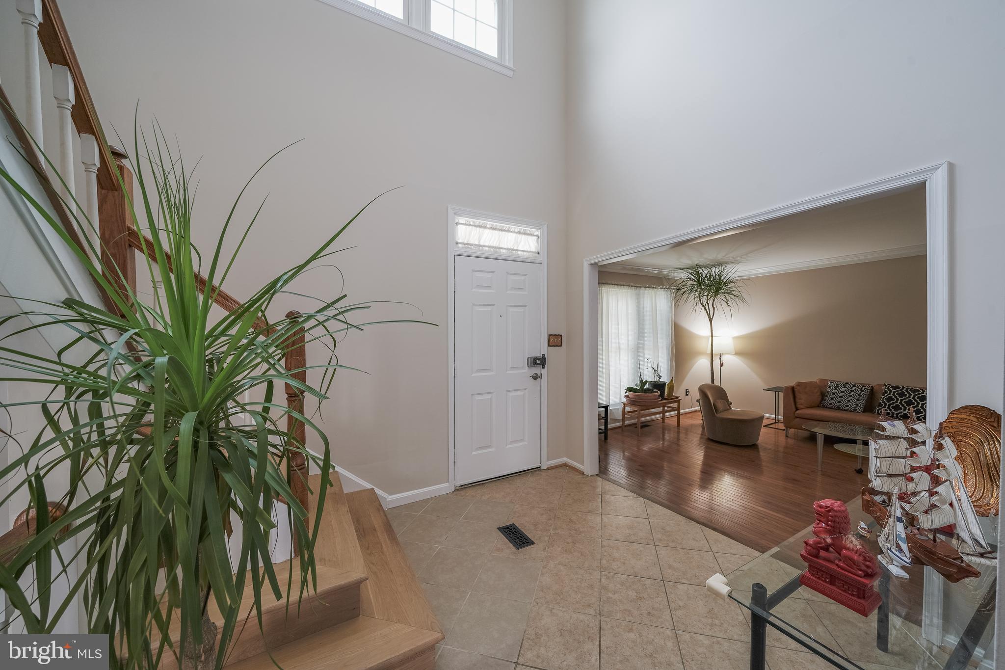 8213 Dry Ridge Road Montgomery Village, MD 20886 - Photo 5 of 57 2 story foyer