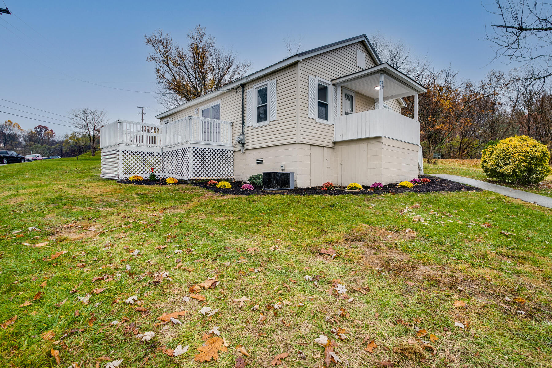 477 Gravely Road Kingsport, TN 37660 - Photo 3 of 29 003